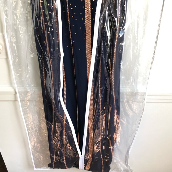 Like New Dress, Rose Gold GLOW Formal Prom Homecoming Dress Sz 6 - Picture 6 of 8
